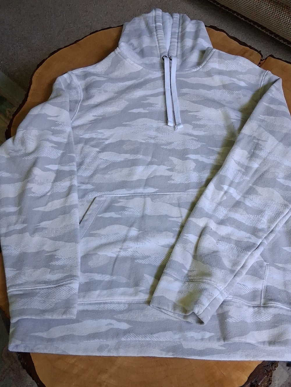 tek gear Men's White and Light Gray Camo Crewneck Hoodie